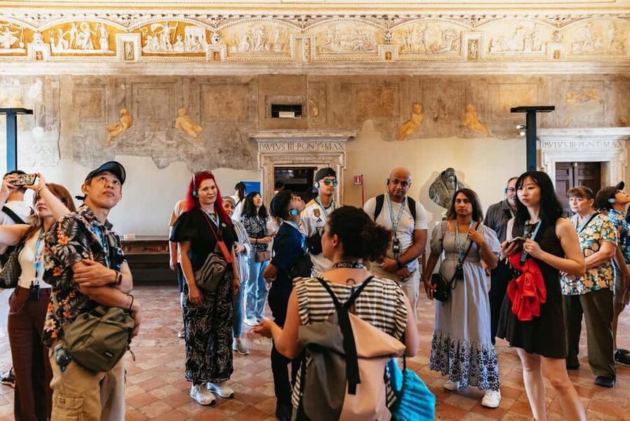 Rome: Castel Sant'Angelo Skip-the-Line Guided Tour - The Theater of Clement VII and papal power