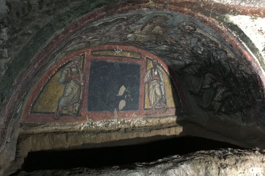 Rome: Catacombs and Capuchin Crypt Guided Tour with Transfer - Descending into the Roman catacombs