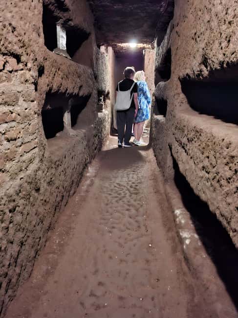 Rome: Catacombs Skip-the-Line Tour with Tickets - Comfort, clothing, and the narrow passage question