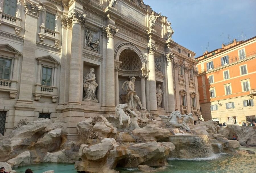 Rome: City Highlights Golf Cart Tour with Local Guide - Why a golf cart works so well in Rome