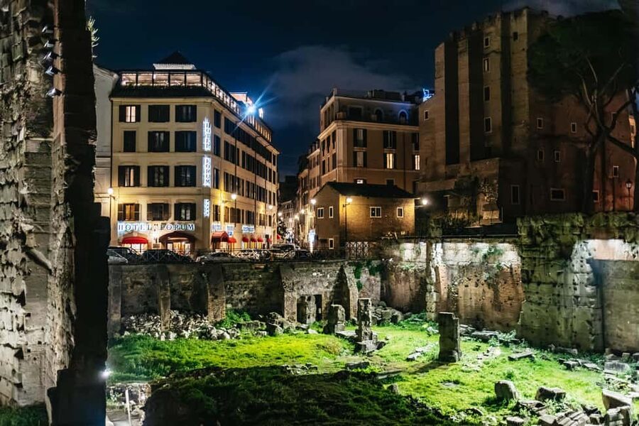 Rome: City Highlights Moonlight Walking Tour - Via dei Fori Imperiali and the illuminated Colosseum