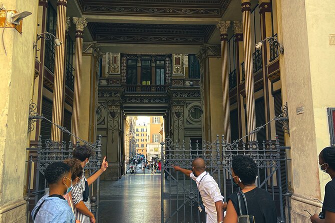 Rome City, Pantheon, and Trevi Fountain Walking Tour - The Pantheon, with admission handled separately