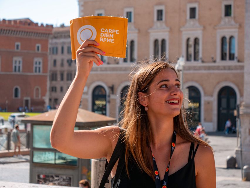 Rome: City Walking Tour in English or Spanish - Galleria Sciarra offers a quieter change of pace