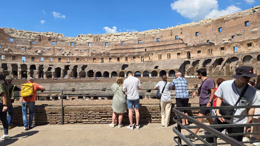Rome: Colosseum Express Tour and Roman Forum Access - Guide quality is the biggest value