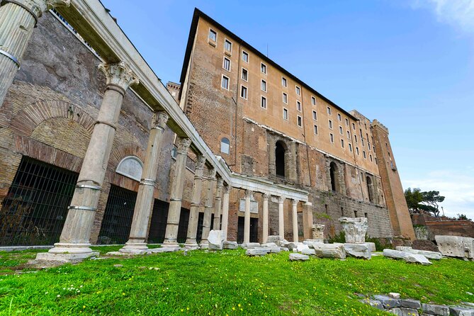 Rome: Colosseum, Forum, and Palatine Hill 3 hr Tour - What the guides do best, and where things can slip