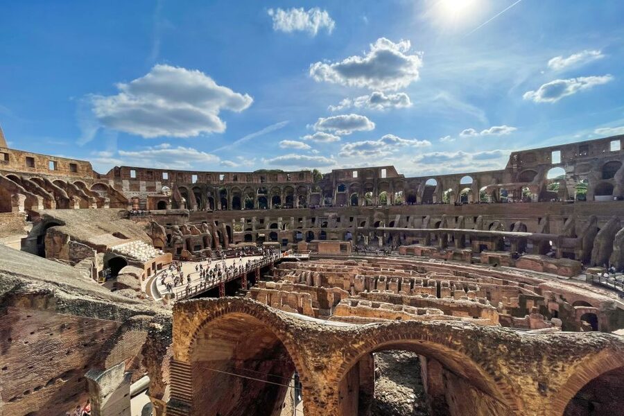 Rome: Colosseum, Palatine Hill and Roman Forum Guided Tour - The guides are the main reason to choose this tour