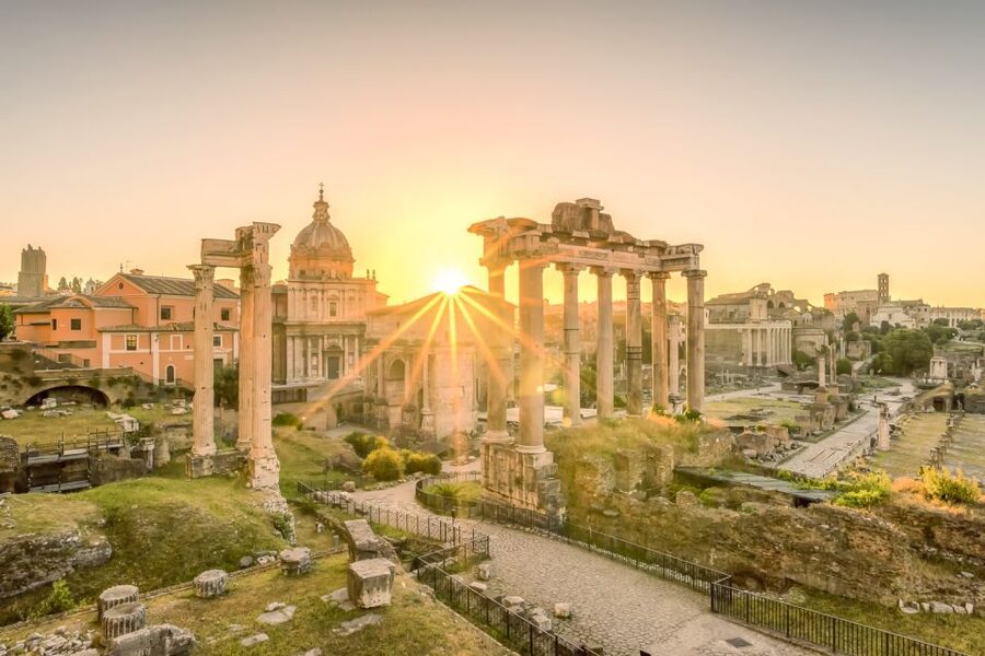 Rome: Colosseum, Roman Forum and Palatine Hill Group Tour - Meeting the group and getting inside