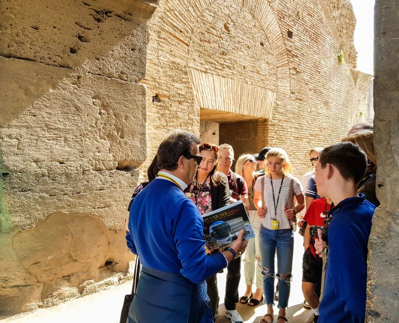 Rome: Colosseum, Roman Forum & Palatine Hill Tour - The guides are the real value