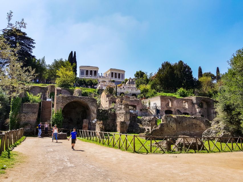 Rome: Colosseum, Roman Forum & Palatine Hill Tour - Pace, crowds, and the physical effort