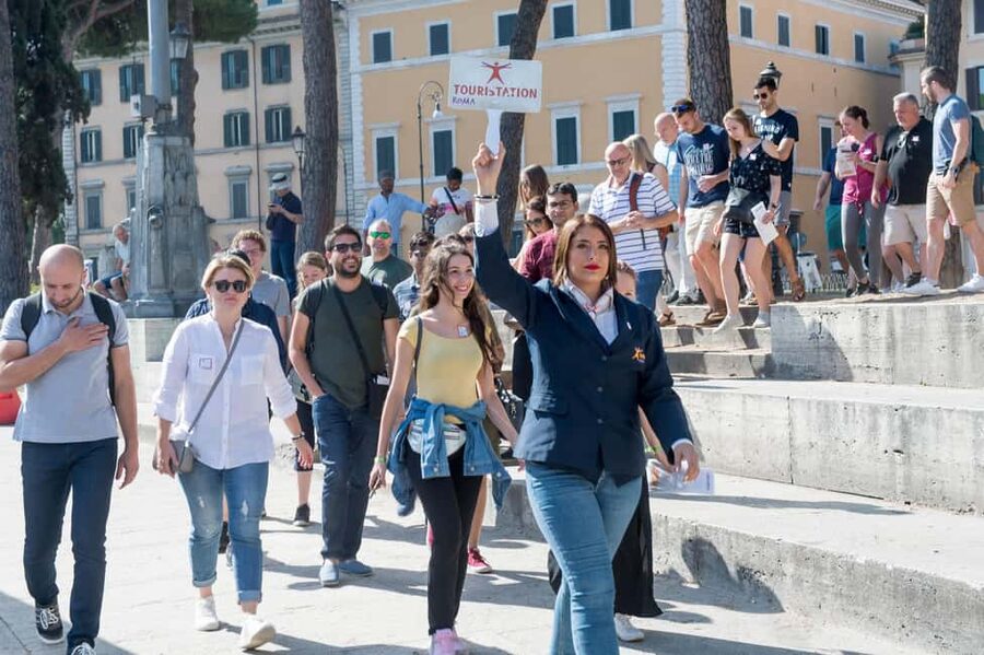 Rome: Colosseum, Roman Forum, Palatine with Multimedia Video - Who will enjoy this Rome package most?