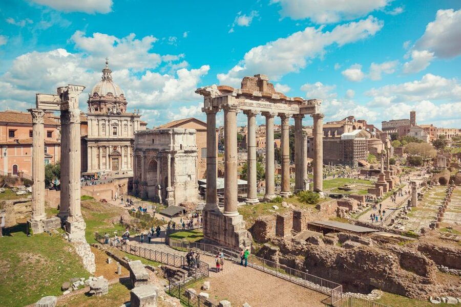 Rome: Colosseum, Roman Forum & Trajan's Market Exterior Tour - Meeting the guide and getting started