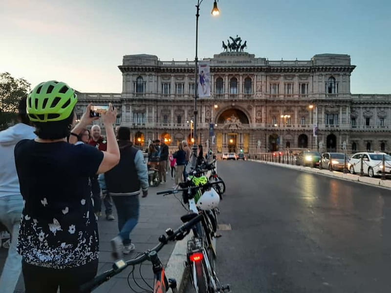 Rome: E-Bike Sunset Tour with Pizza Option - Colosseum and Roman Forum: Rome’s opening scene