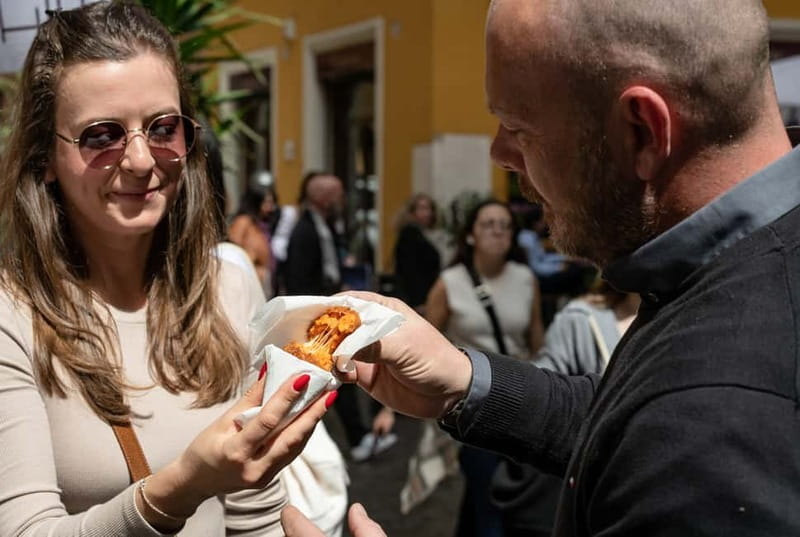 Rome: Eat Like a Roman Ghetto & Campo de' Fiori Food Tour - Rome’s history between the bites