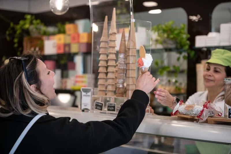 Rome: Eat Like a Roman Ghetto & Campo de' Fiori Food Tour - Finishing with gelato near Piazza di Sant’Eustachio