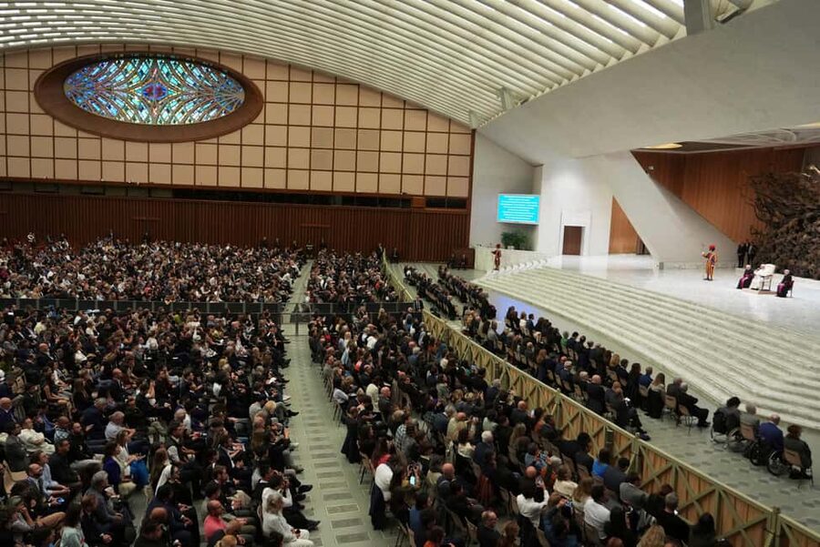 Rome: Escorted Papal Audience Experience with Entry Ticket - Watching the Pope and receiving the blessing