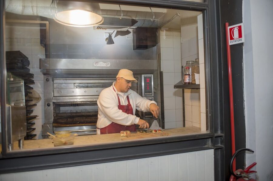 Rome: Food Tour and Wine Tasting in a Traditional Trattoria - Gelato at Gunther finishes the walk