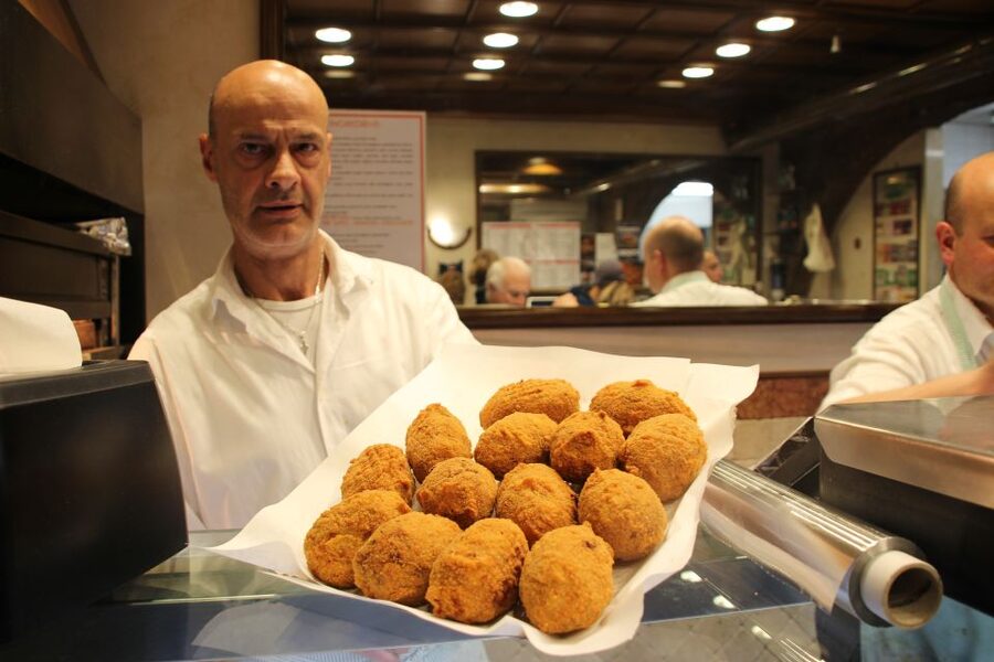 Rome: Food Tour and Wine Tasting in a Traditional Trattoria - Viola brings the essential Italian pairing