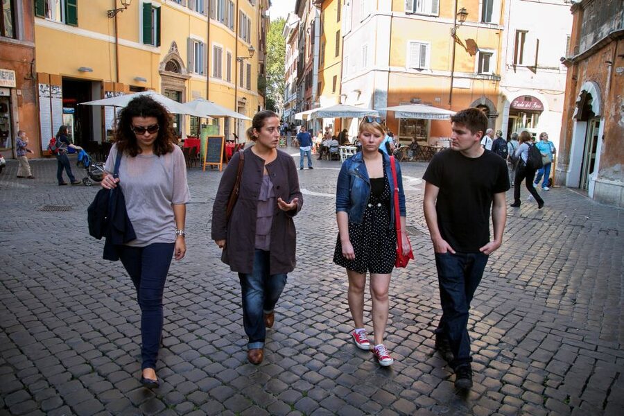Rome: Food & Wine Tour of Campo de Fiori, Ghetto, Trastevere - Campo de Fiori: start with the market and Roman pantry