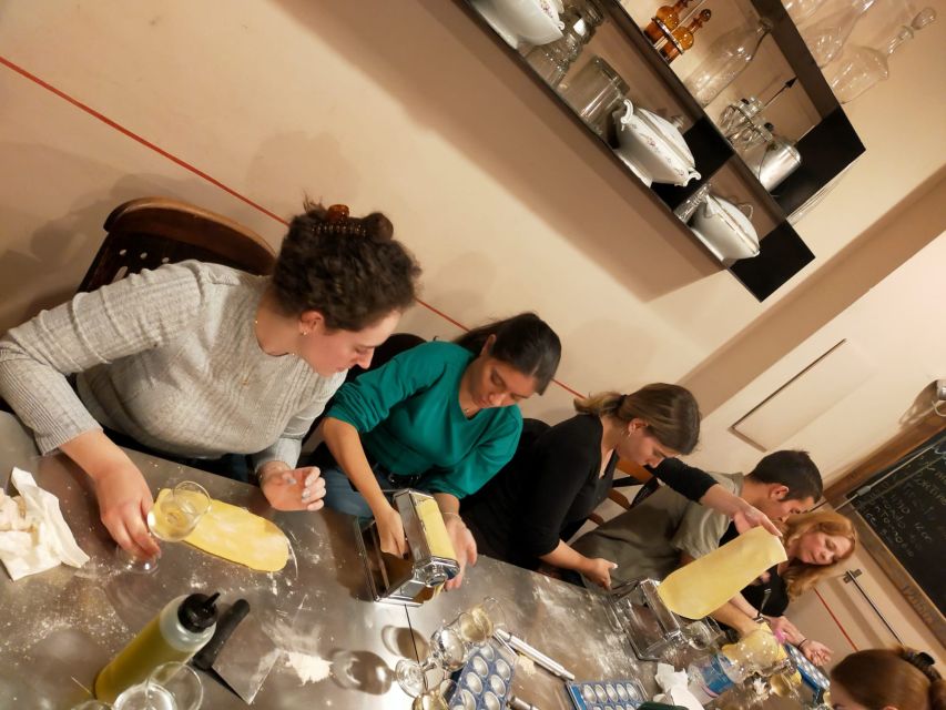 Rome: Fresh Pasta and Tiramisu Making Class with Fine Wine - Key points at a glance