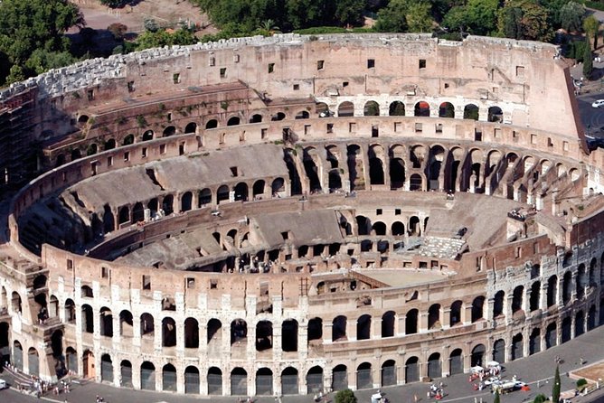 Rome: Guided Group Tour of Colosseum, Roman Forum & Palatine Hill - Entering the Colosseum for one focused hour
