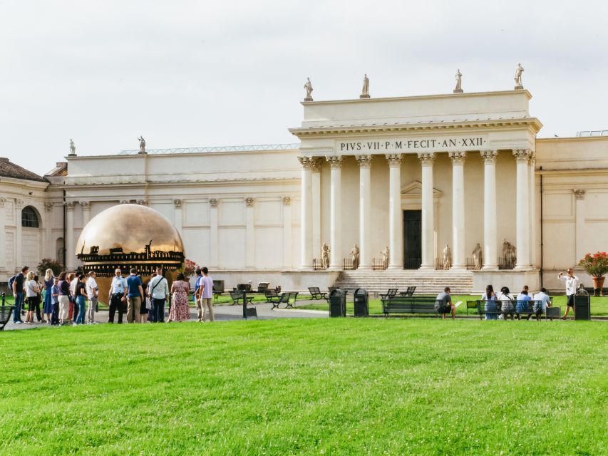 Rome: Guided Tour of St. Peter’s Basilica & Panoramic Dome - St. Peter’s Square and the Vatican setting