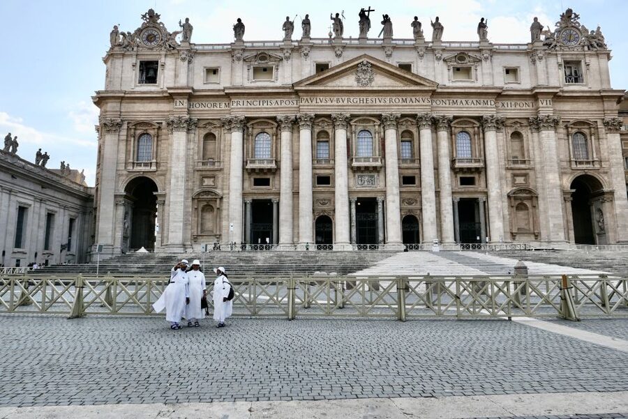 Rome: Guided Tour of St. Peter's Basilica with Dome Climb - The 136-meter view over Rome