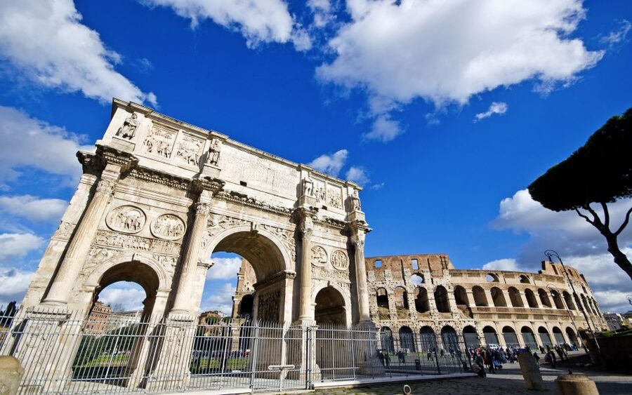 Rome: Guided Tour of the Colosseum - Understanding the Colosseum with a live English guide