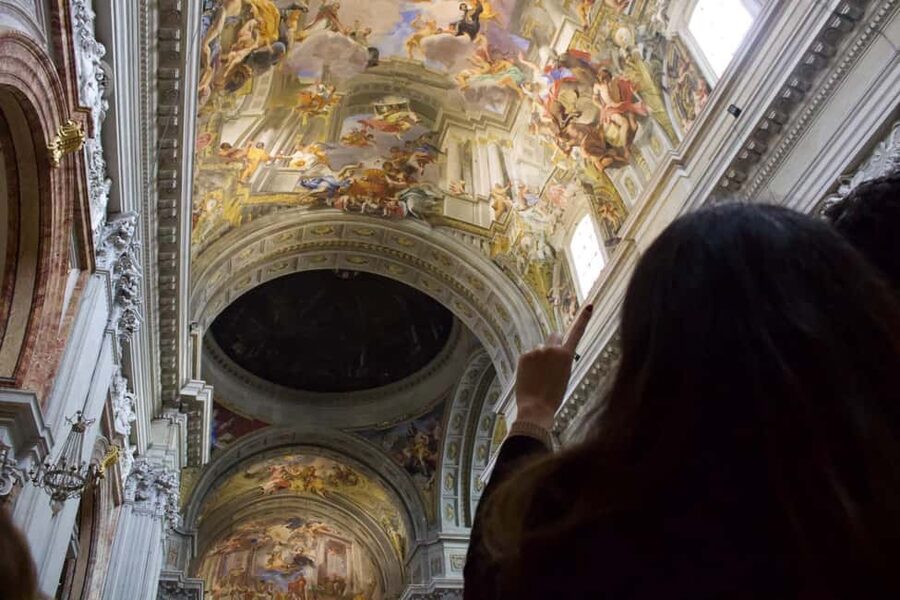 Rome: Guided Walking Tour in English or Spanish - The guides make or break the walk