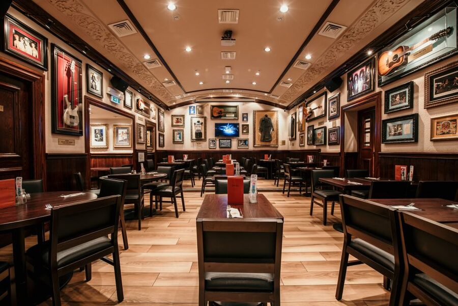 Rome: Hard Rock Cafe Experience - Service is one of the safest reasons to book