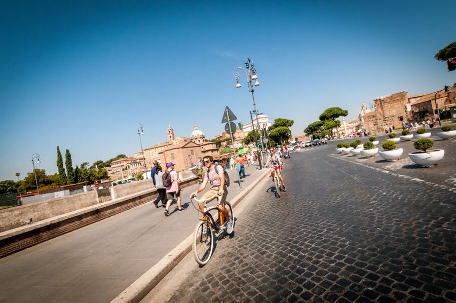 Rome: Highlights Bike Tour - Trevi Fountain and the route through imperial Rome