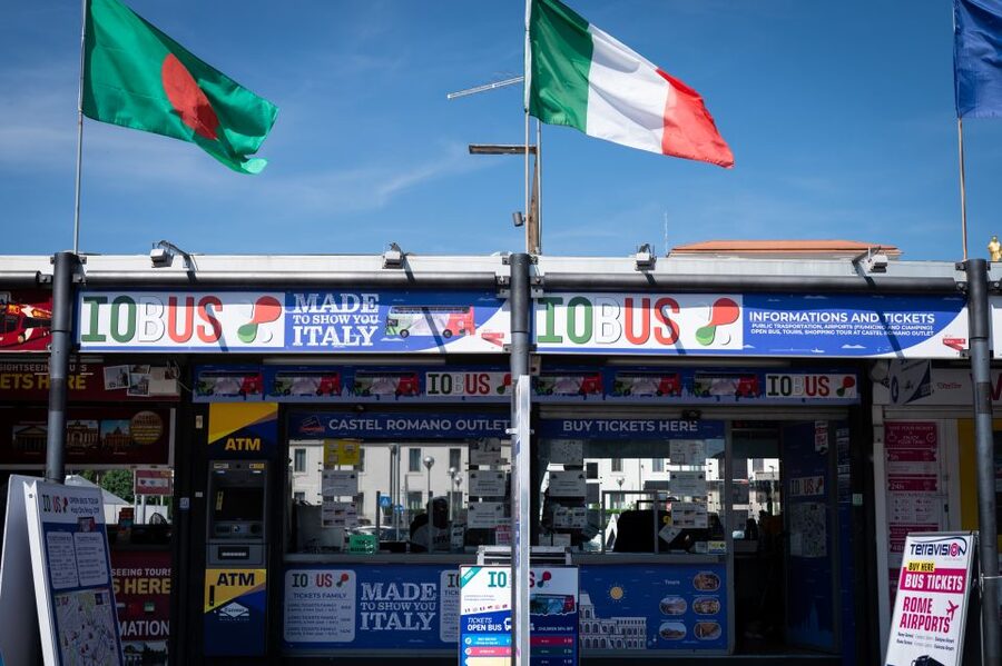 Rome: Hop-On Hop-Off Open-Top Bus City Tour - The audio guide and onboard technology