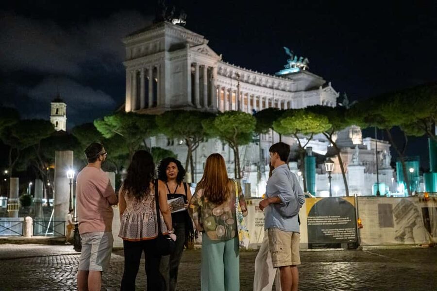 Rome: Moonlight Walking Tour – Free for Kids - Starting in Piazza Navona or Near Piazza Venezia