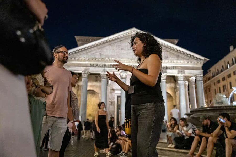 Rome: Moonlight Walking Tour – Free for Kids - Sant’Ignazio and the Painted Dome Trick
