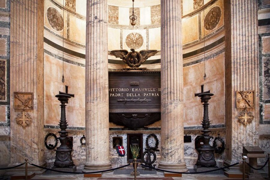 Rome: Pantheon Guided Tour with Skip-the-line Ticket - The first look: portico, columns, and ancient purpose