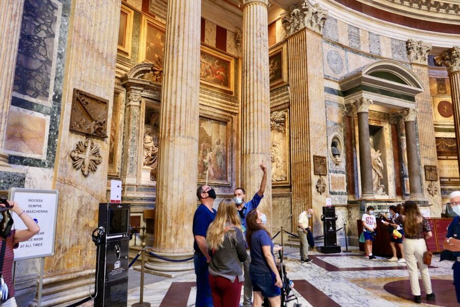 Rome: Pantheon Small Group Tour and Skip-the-Line Ticket - The guides make the biggest difference