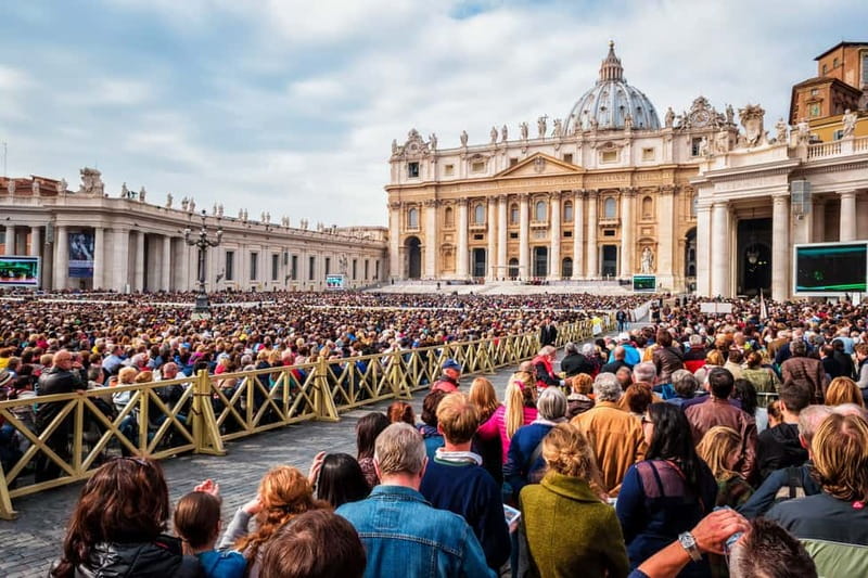 Rome: Papal Audience with Pope Leo XIV & Expert Guide - Waiting with Gigi, Monica, Maria, and the other guides