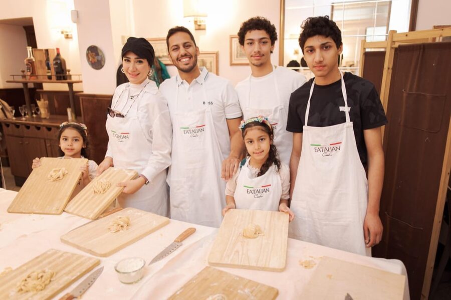 Rome: Pasta and Tiramisu Cooking Class in Piazza Navona - The opening drink and pasta table