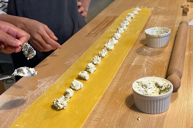 Rome Pasta Making Class with Italian Sauces and Wine Included - What the chefs do well
