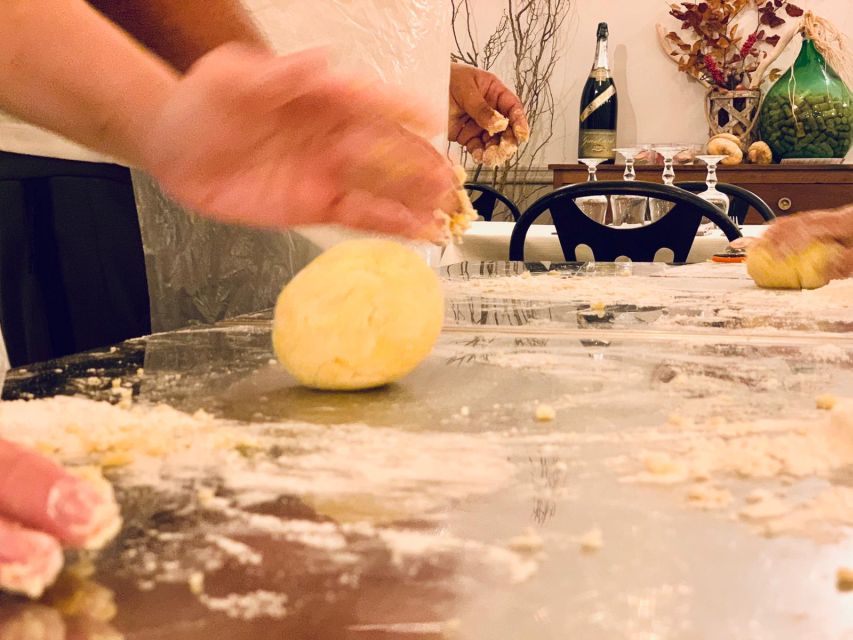 Rome: Pasta & Tiramisu Class with Fine Wine by the Vatican - Why the small-group format helps