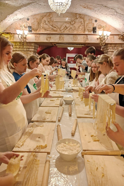 Rome: Pasta & Tiramisu Cooking Class near the Spanish Steps - What You Actually Do in Two Hours