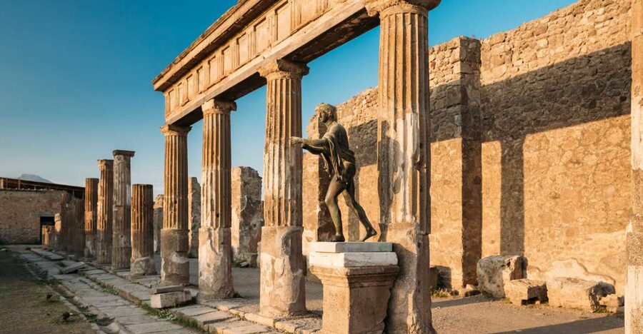 Rome: Pompeii and Naples Day Trip with Pompeii Entry Ticket - Why this day trip works from Rome