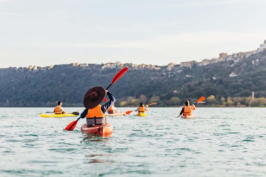Rome: Popes' Lake, Kayak Tour with Swimming & Roman Pizza - Paddling past Domitian’s Villa and Castel Gandolfo