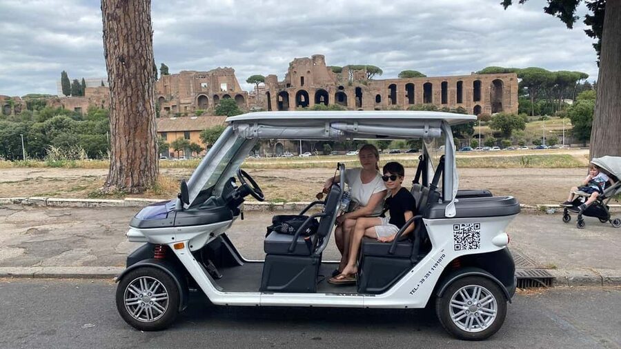 Rome: Private Golf Cart Tour with Artisanal Gelato - Spanish Steps and Trevi Fountain: Rome’s grand opening act
