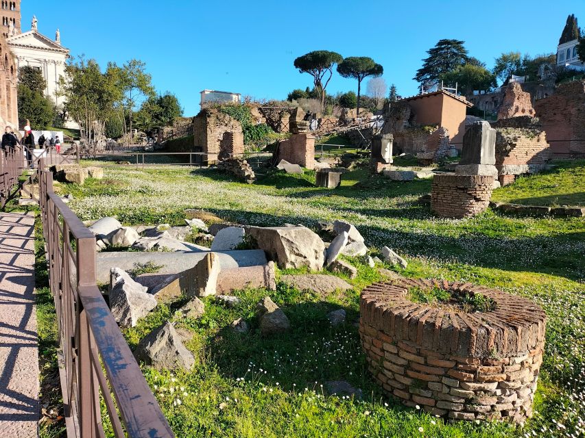 Rome: Roman Forum and Palatine Hill Licensed Guided Tour - Planning the Forum and Colosseum on the same day