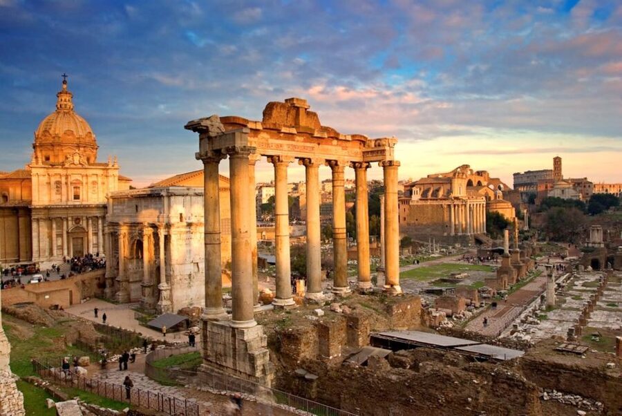 Rome: Roman Forum and Palatine Hill Licensed Guided Tour - Walking through the Forum’s political center