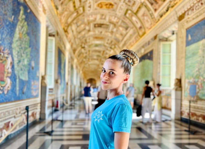 Rome: Sistine Chapel, Vatican Museums and Basilica Tour - Gallery of Tapestries: art that changes with movement