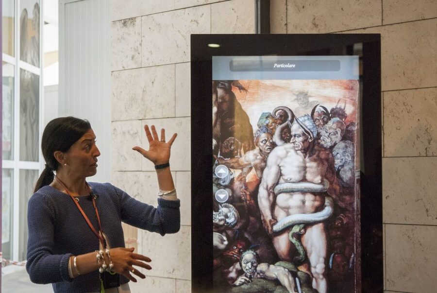 Rome: Skip the line Vatican Museums & Sistine Chapel Tour - The Gallery of Tapestries and Raphael Rooms