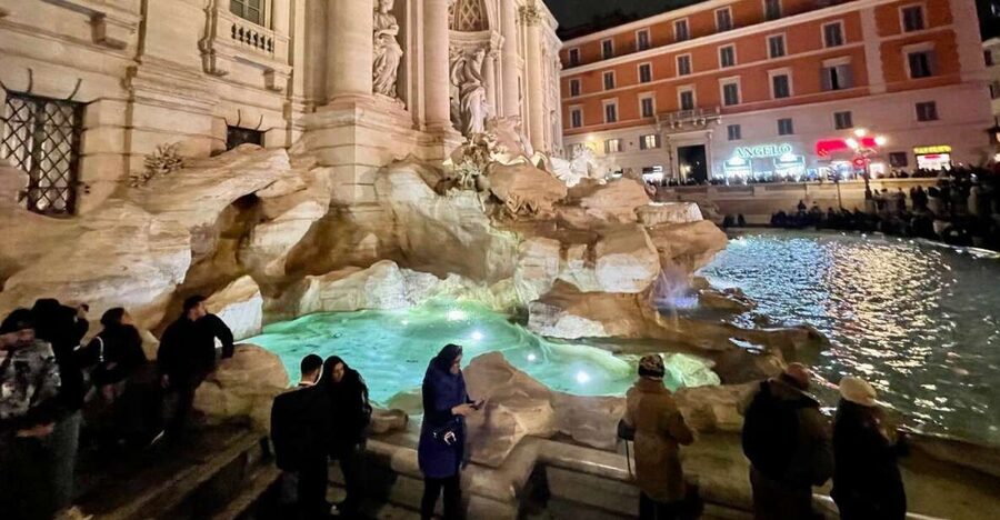 Rome: Spanish Steps, Trevi, Navona and Pantheon Sunset Tour - Meeting beside the fountain in Piazza di San Simeone