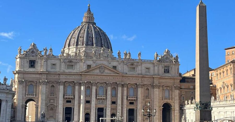 Rome: St. Peter's Basilica and Papal Grottoes Guided Tour - St. Peter’s Square and Bernini’s visual tricks