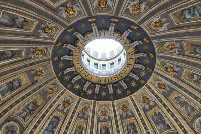 Rome: St Peter's Basilica and Papal Tombs Audio Guide - Bernini’s Baldacchino and the central altar